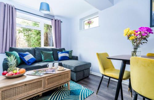 Hemel Hempstead Apartment | Simba House - Contractors, Relocators , Families, Wi-Fi, Free Parking