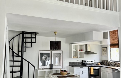 Palm River Estates Apartment | Simple apartamento en altos