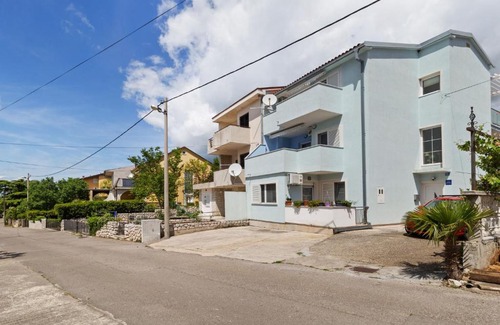 Jadranovo Apartment | Simplistic Apartment in Jadranovo near Sea Beach