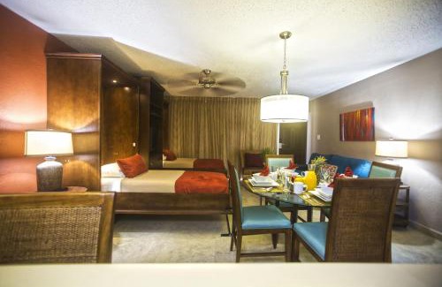 Pelican Key Resort | Simpson Bay Resort Marina & Spa