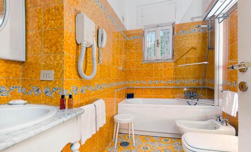 Capri Hotel | Sina Flora