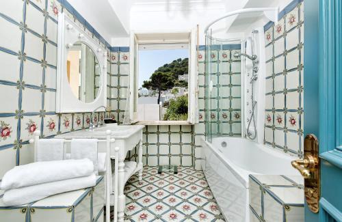 Capri Hotel | Sina Flora