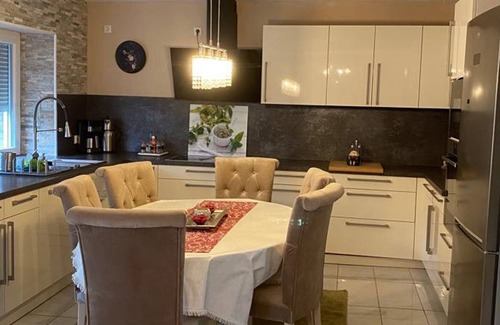 Betteldorf Other | Sinan's Bio Farm - 8-bett-ferienhaus, Dusche/wc