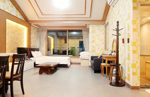 Jeungdo House | Sinan Sun Coast Resort