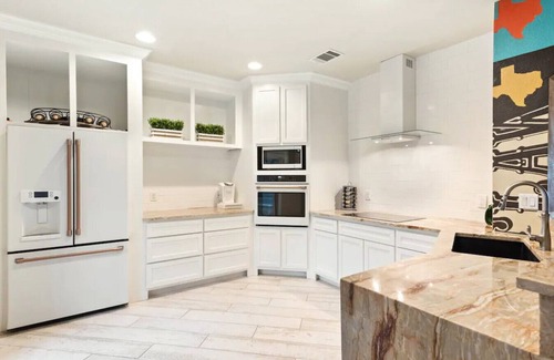 Central East Austin House | Single Malt Manor | Downtown Austin