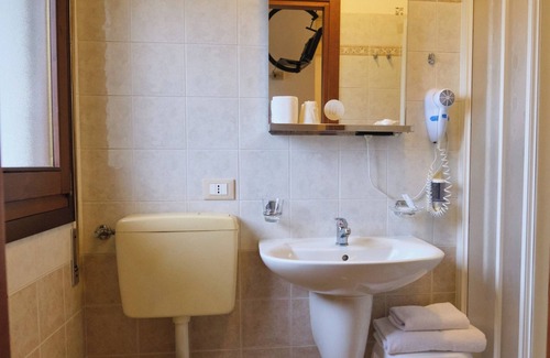 Porto Viro House | Single room for bike lovers in B&B-Porto Viro