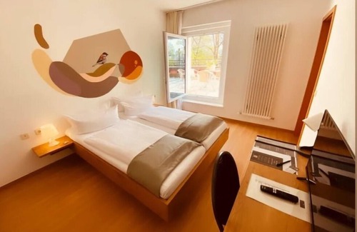 Ulm Hotel | Single room-Budget-Shared Bathroom