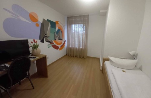Ulm Hotel | Single room-Budget-Shared Bathroom