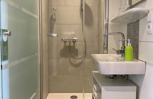 Fichtelberg Apartment | Single room, shower, toilet, balcony - Hotel Schönblick