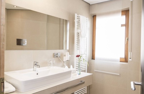 Donzdorf Apartment | Single room suite with shower and WC