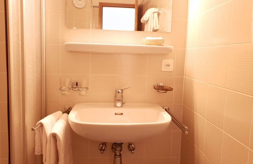 Bogno House | Single room with private bathroom in Bike Hotel (NATURE VILLAGE 21)