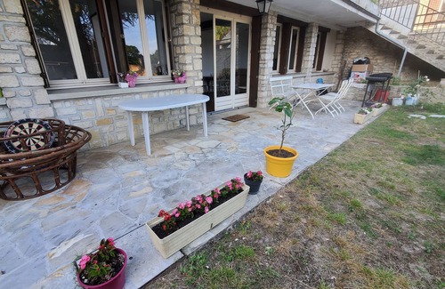 Provins Apartment | Single-storey apartment, 5 minutes from town center, terrace, south-facing