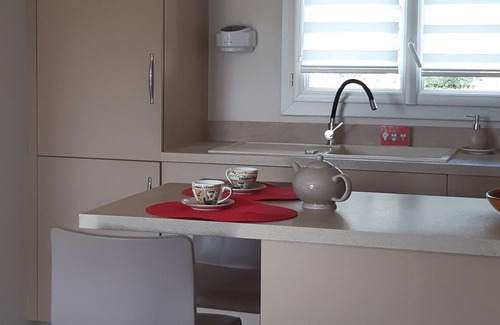 Carcassonne House | Single-storey house with garden in residential area