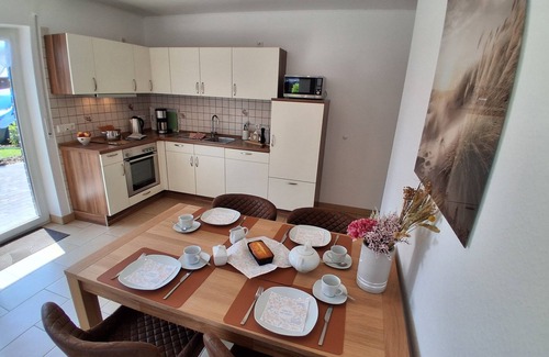Weener House | Single-storey vacation home bungalow with wallbox in a quiet location in Weener