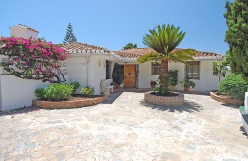 Benalmadena Villa | Single storey villa unoverlooked with breathtaking views over Fuengirola bay