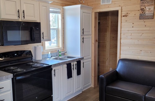 Heber Cabin | Single Story Cabin 2 Bed 1.5 bath Cabin w/Private Hot Tub !