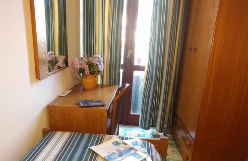 Sant'Angelo House | Singola VM-Single room-Ensuite with Shower-Sea View