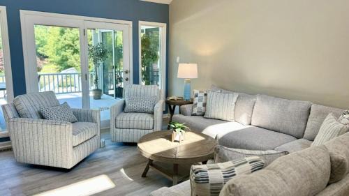 Westport Villa | Sip Sip Away by AvantStay Pool Hot Tub