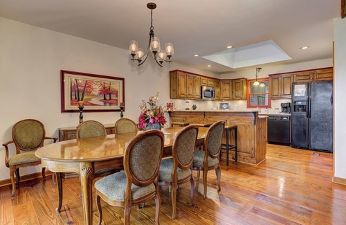 Big Canoe House | Sips with Mountain Views, Fireside Downtime, Swimming, Golf & Trails in Gated Community - Casa Bella