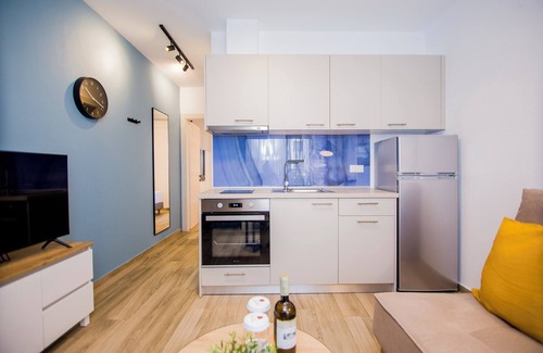 Paralia Ofryniou Apartment | Sirens Residential Complex