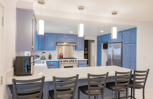Southwest Anaheim House | Six Bedroom Room Mansion - minutes from Disneyland