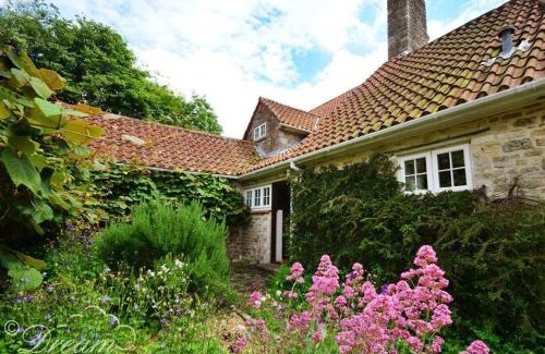 Upwey House | Sixpenny Cottage
