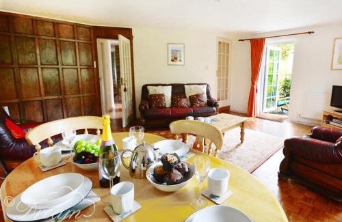 Upwey House | Sixpenny Cottage