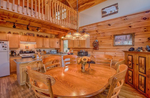 Maggie Valley Cabin | Sizzlin Summer Savings enjoy 20% off when booking and staying June 1 - Aug 31.
