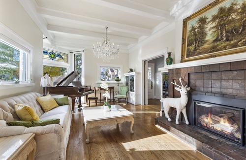 San Jose Villa | SJ Downtown Landmark Virginian Style Experience