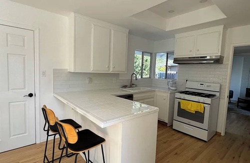 South San Jose House | SJ Travelers dream home! Spacious 4bed 4bath house in a quiet neighborhood.
