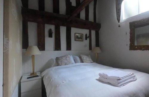 Henfield Hotel | SK George Hotel