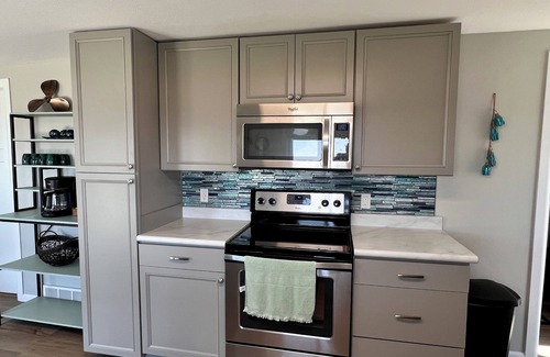 Madison House | Skeet's Retreat: Lake Herman's Hidden Gem of Adventure and Relaxation! Sleeps 8