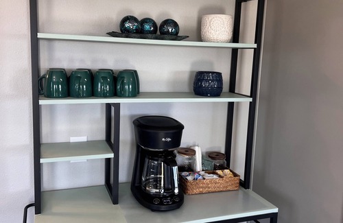 Madison House | Skeet's Retreat: Lake Herman's Hidden Gem of Adventure and Relaxation! Sleeps 8