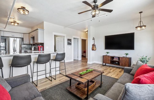 Virginia City Apartment | Ski and Relax Mtn-View Apt with Deck in Virginia City