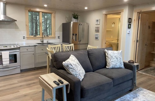Rumford Center Cabin | Ski and Stay! 5-Star Treehouse near Sunday River