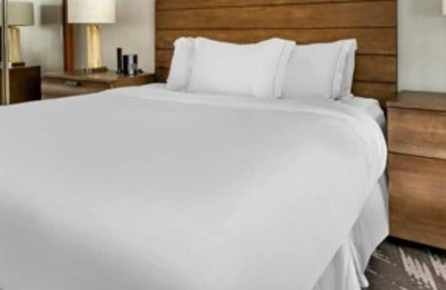 Historic District Hotel | Ski at Peak 9 Jan. 9-13!