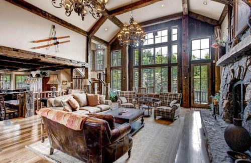 Four O'Clock House | Ski Bridge Lodge - Ski In Ski Out