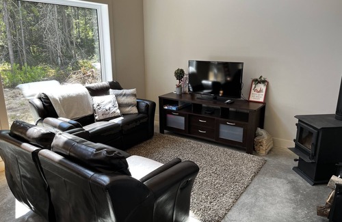 Saint-Tite-des-Caps Ski Chalet | Ski chalet 8 minutes from Le Massif de Charlevoix! Many amenities!