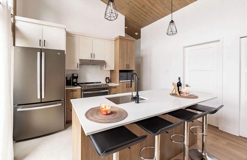 Adstock Ski Chalet | Ski Condo & Spa - L'Elegance Des Sommets