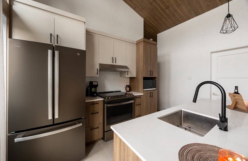 Adstock Ski Chalet | Ski Condo & Spa - L'Elegance Des Sommets