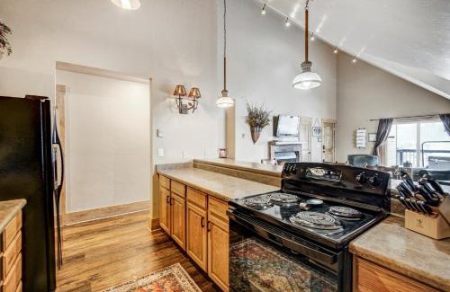 Historic District Apartment | Ski Country Penthouse 3 by Ski Country Resorts