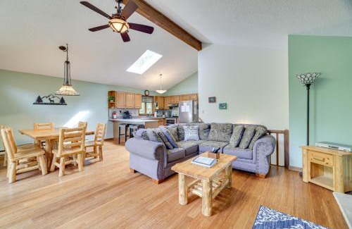 Greentown House | Ski, Hike and Stay Cozy Family Cabin in Lake Ariel!