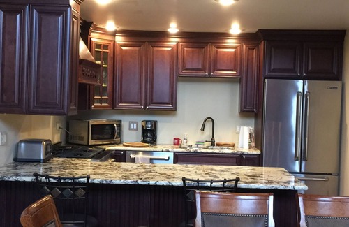 Hunter House | Ski House 1/4 from Slopes