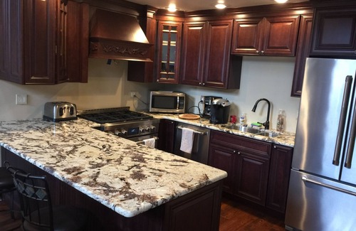 Hunter House | Ski House 1/4 from Slopes