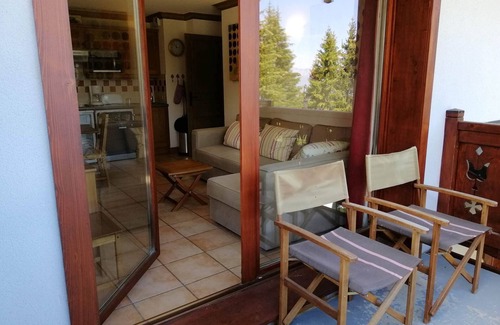 Prapoutel Apartment | Ski-in, balcony, 6 pers, parking, pets welcome