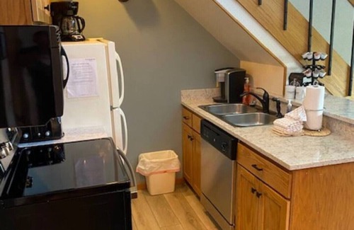 Lutsen Condo | Ski-In Loft | Fireplace | Pool & Hot Tub | Lutsen