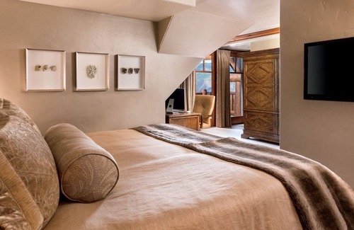 Avon Resort | Ski in/out 2BR residence at Bachelor Gulch Ritz-Carlton - spa, pool, gym & more!