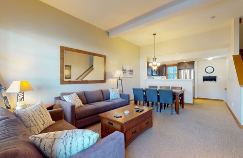 Upper Village Apartment | Ski in/Out | Private Hot tub | Mountain Style