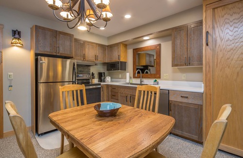 Big Sky Condo | Ski in/out w/stunning views, fireplace, community pool/hot tub! - Shoshone Ski Haus