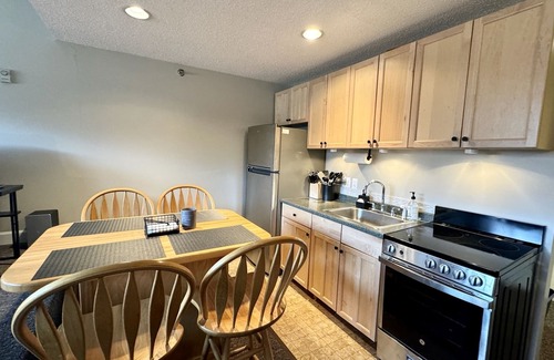 Sunday River Area Condo | Ski in & out West Wing Fall Line Condo: newly upgraded with tons of amenities!